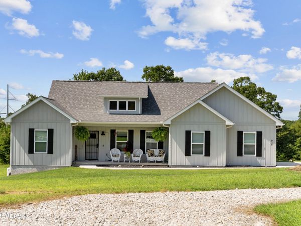 939 Clear Creek Rd , Crossville, TN 38571