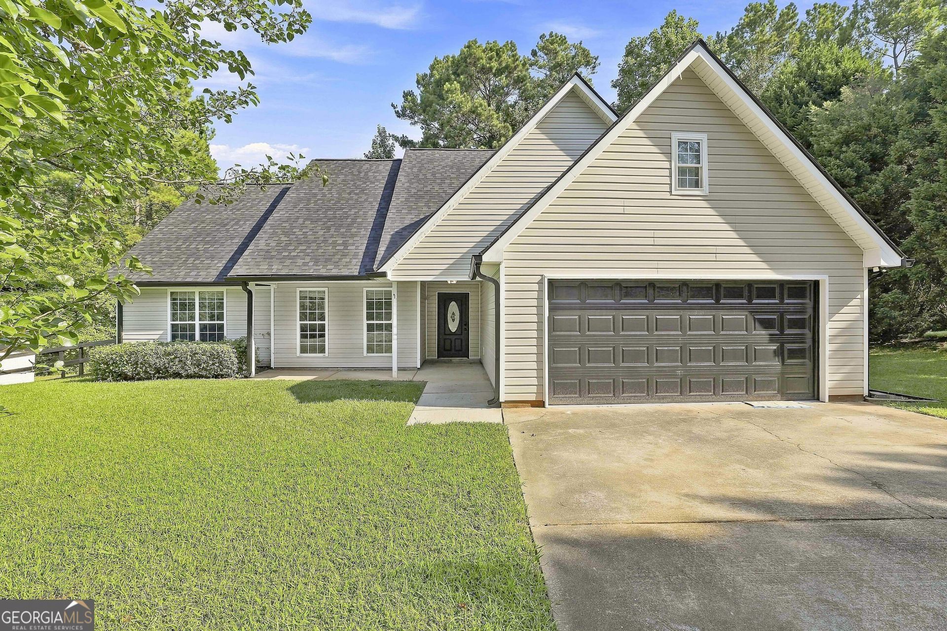 677 Al Roberts Road, Senoia, GA 30276 Main Photo