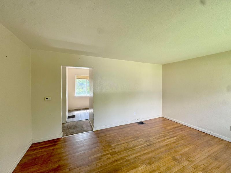 3351 Eakin Road , Columbus, OH 43204 Photo 4