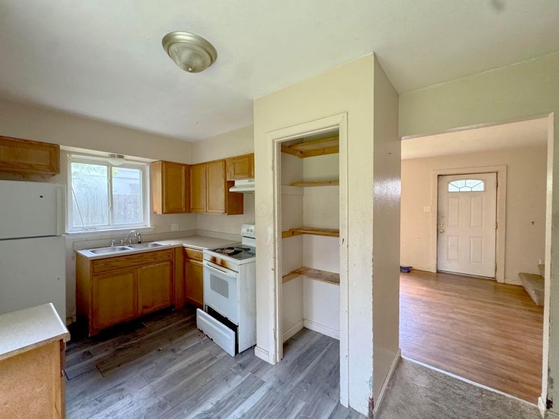 3351 Eakin Road , Columbus, OH 43204 Photo 7