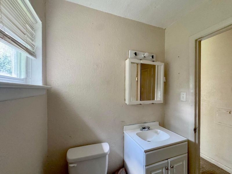 3351 Eakin Road , Columbus, OH 43204 Photo 9