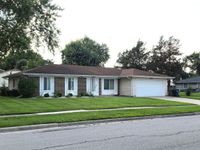 154 Stonehurst Drive , Elgin, IL 60120 primary photo