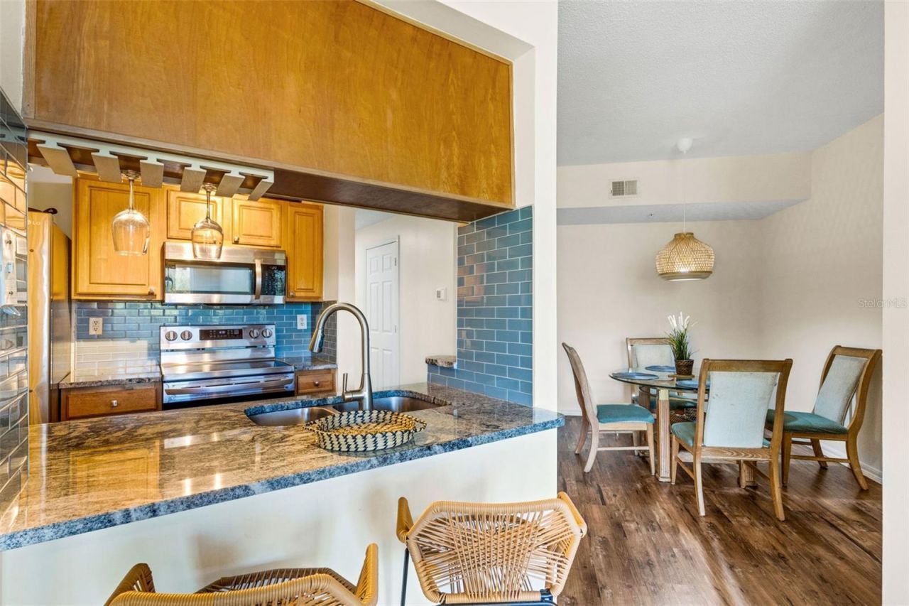 5601 Bentgrass Drive, Unit 10-202, Sarasota, FL 34235 Photo