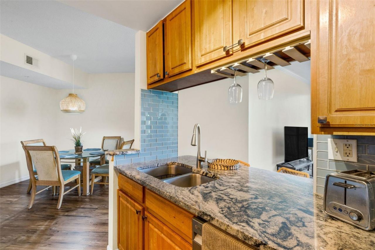 5601 Bentgrass Drive, Unit 10-202, Sarasota, FL 34235 Photo