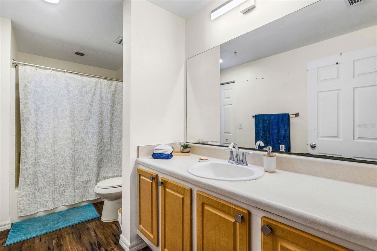 5601 Bentgrass Drive, Unit 10-202, Sarasota, FL 34235 Photo