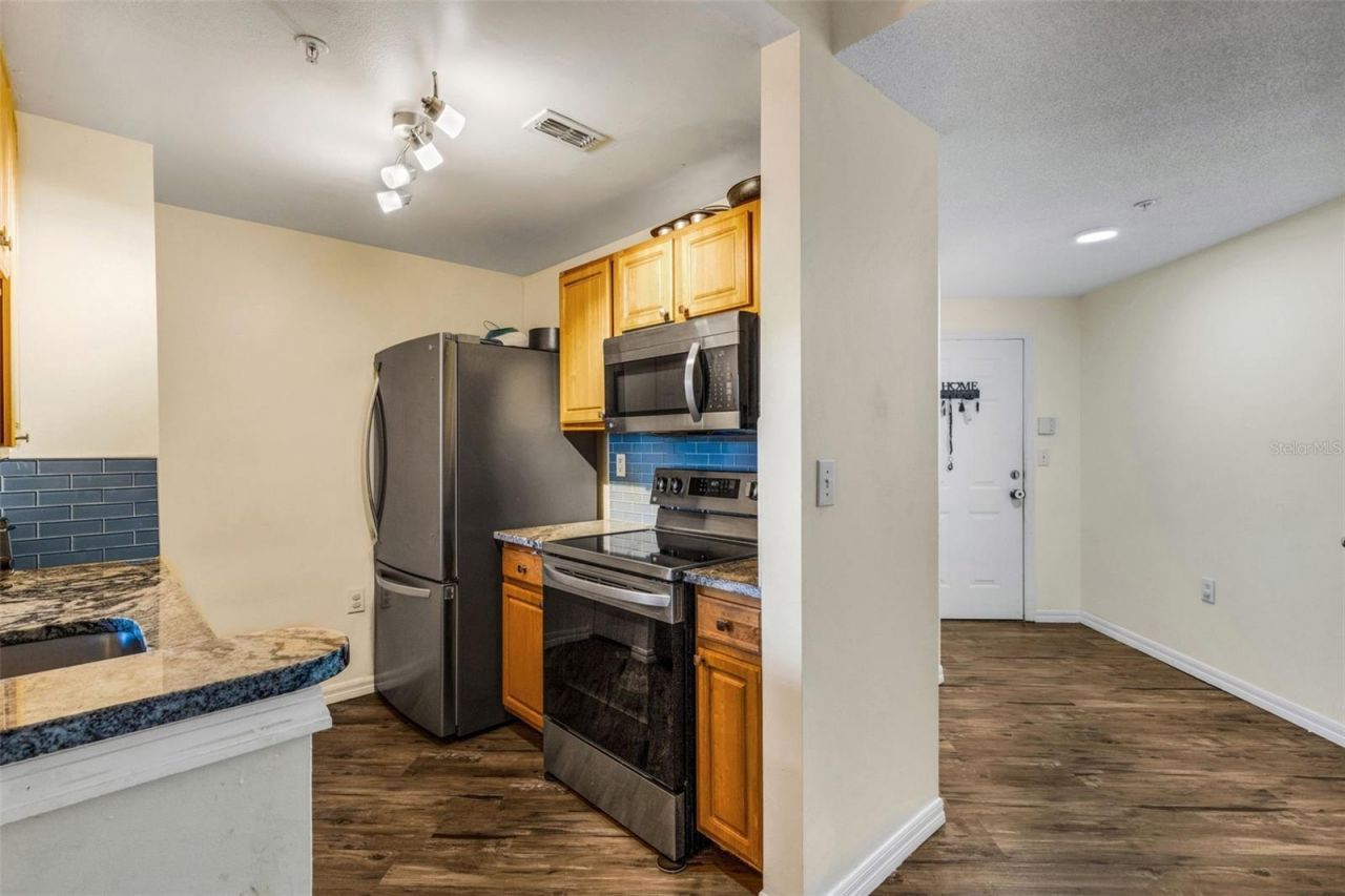 5601 Bentgrass Drive, Unit 10-202, Sarasota, FL 34235 Photo