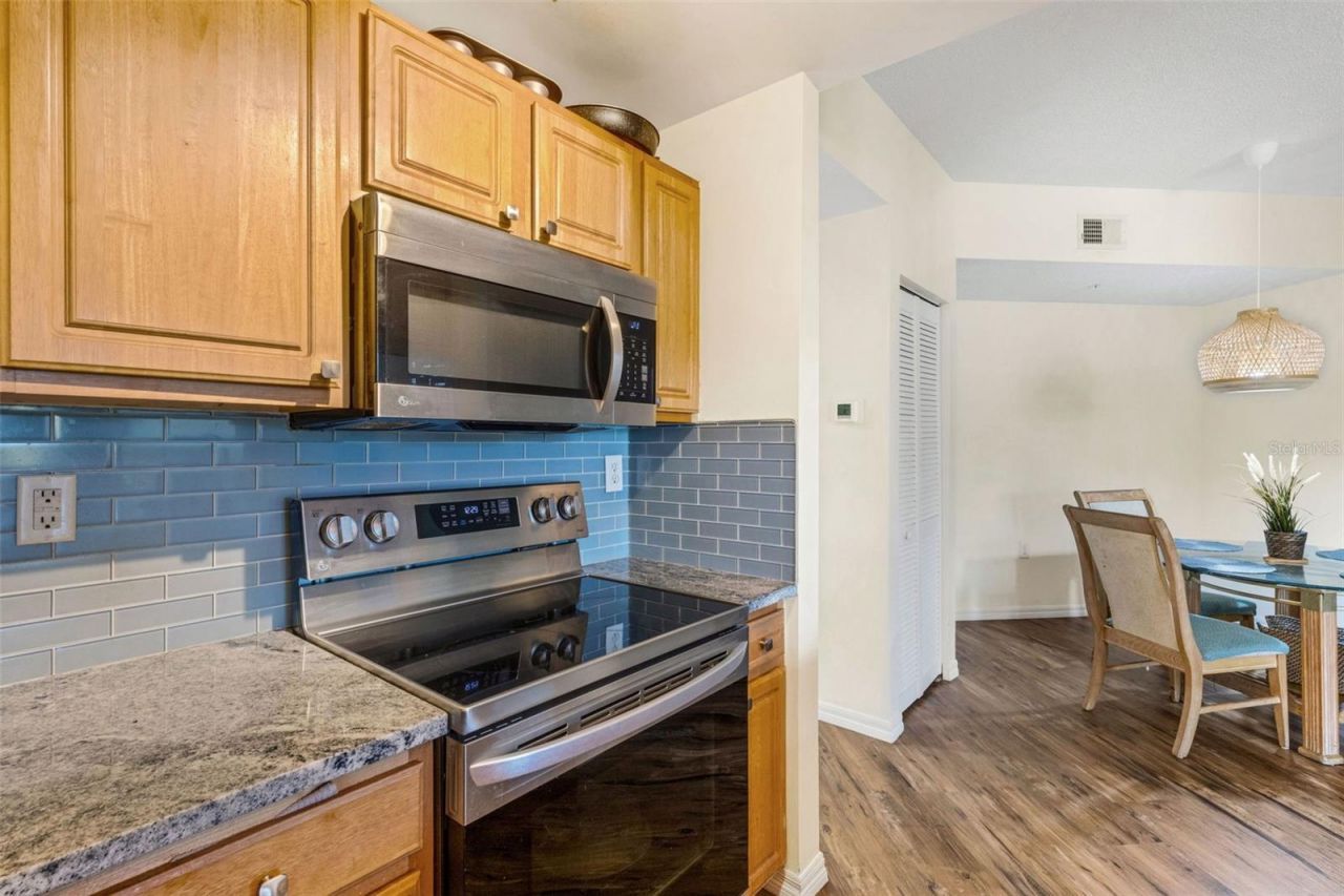 5601 Bentgrass Drive, Unit 10-202, Sarasota, FL 34235 Photo