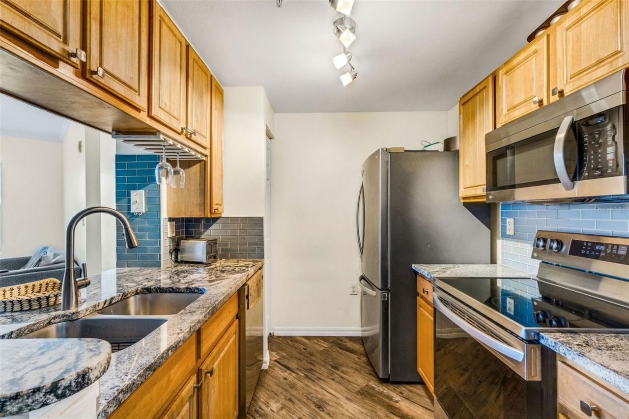 5601 Bentgrass Drive, Unit 10-202, Sarasota, FL 34235 Photo