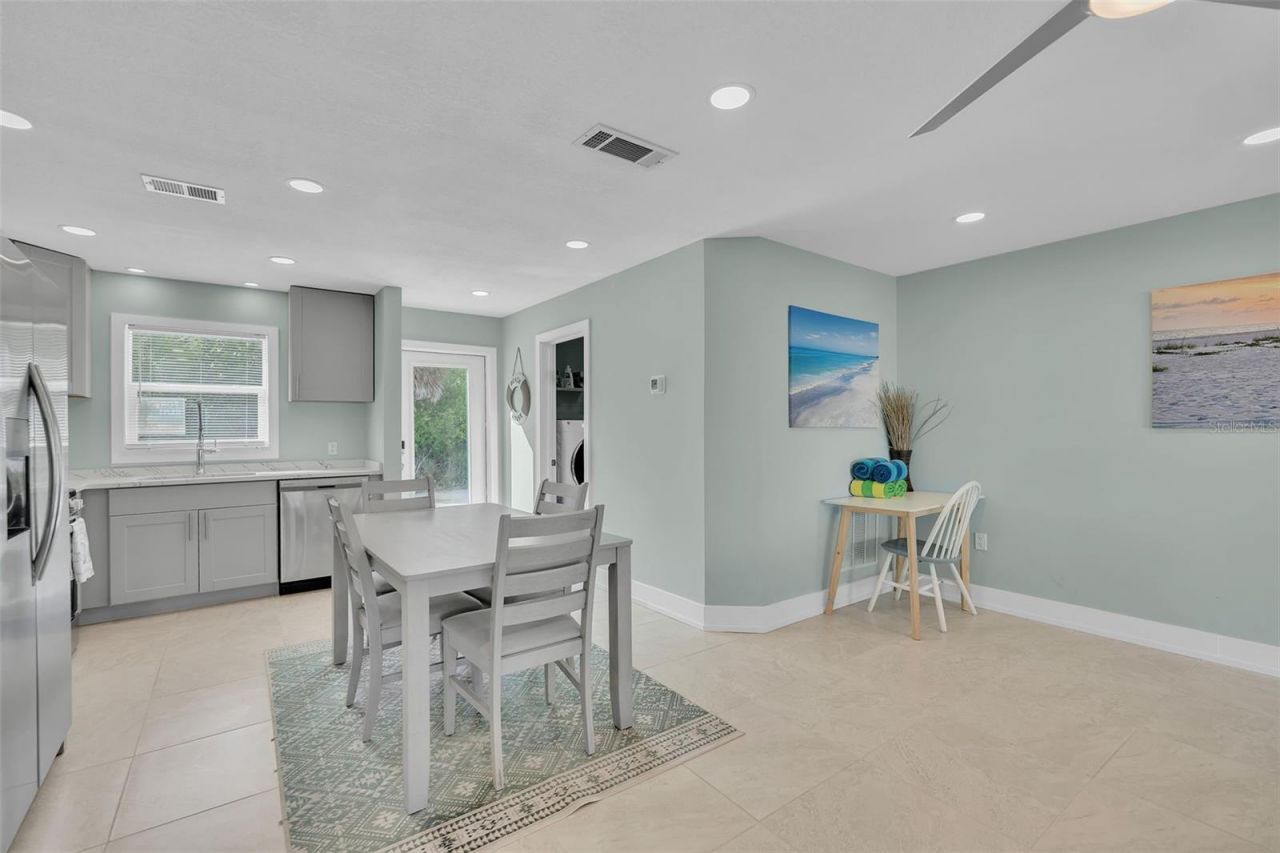 713 Saint Judes Drive S, Unit 2, Longboat Key, FL 34228 Photo