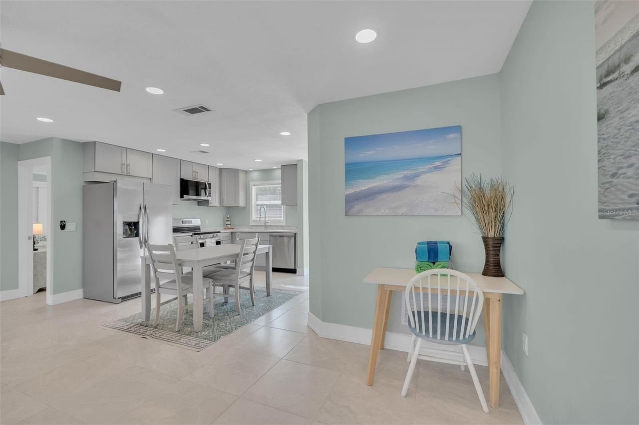 713 Saint Judes Drive S, Unit 2, Longboat Key, FL 34228 Photo