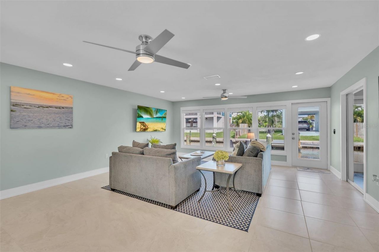 713 Saint Judes Drive S, Unit 2, Longboat Key, FL 34228 Photo