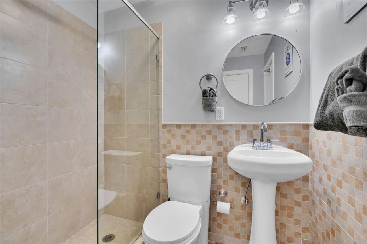 713 Saint Judes Drive S, Unit 2, Longboat Key, FL 34228 Photo