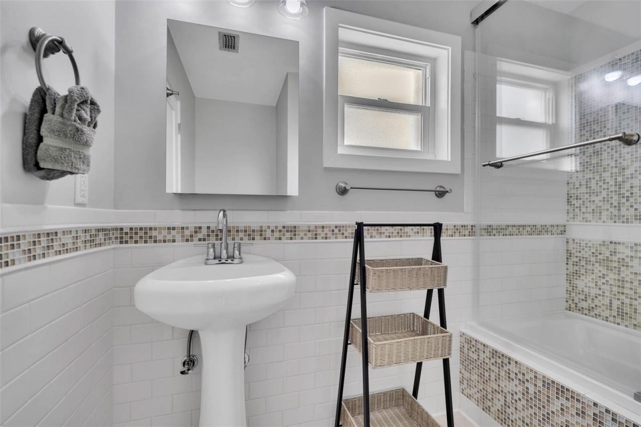 713 Saint Judes Drive S, Unit 2, Longboat Key, FL 34228 Photo