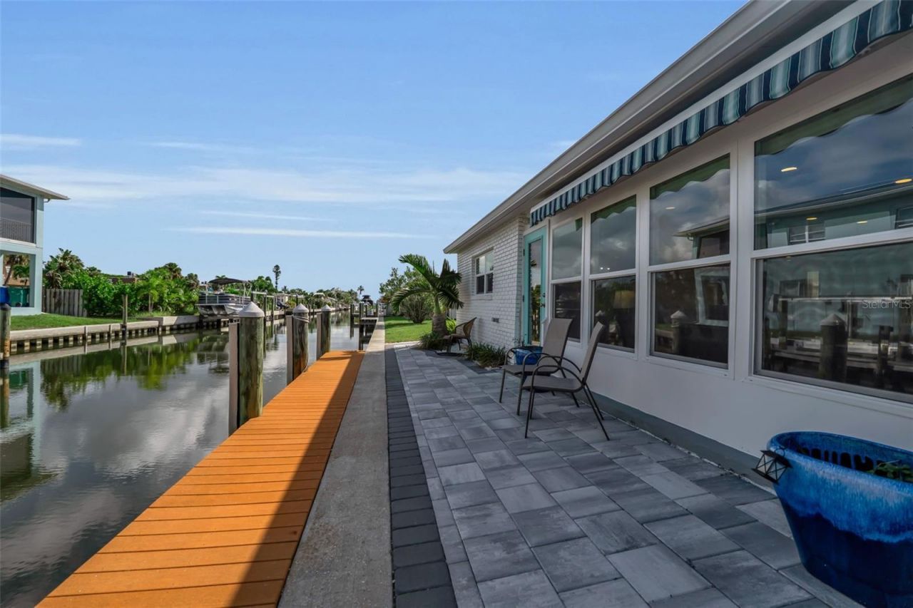 713 Saint Judes Drive S, Unit 2, Longboat Key, FL 34228 Photo