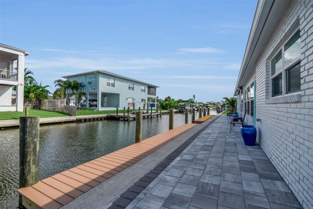 713 Saint Judes Drive S, Unit 2, Longboat Key, FL 34228 Photo