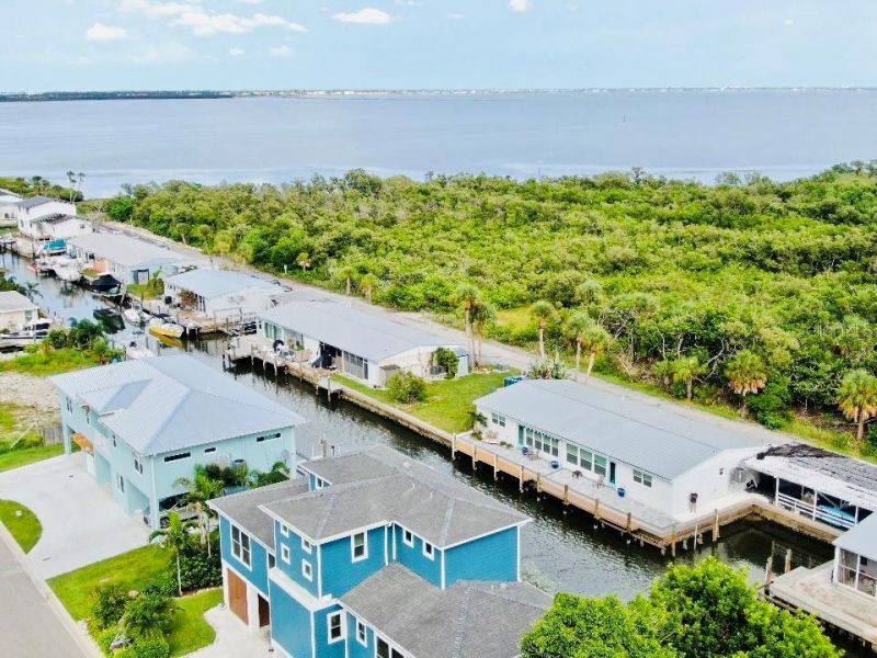 713 Saint Judes Drive S, Unit 2, Longboat Key, FL 34228 Photo