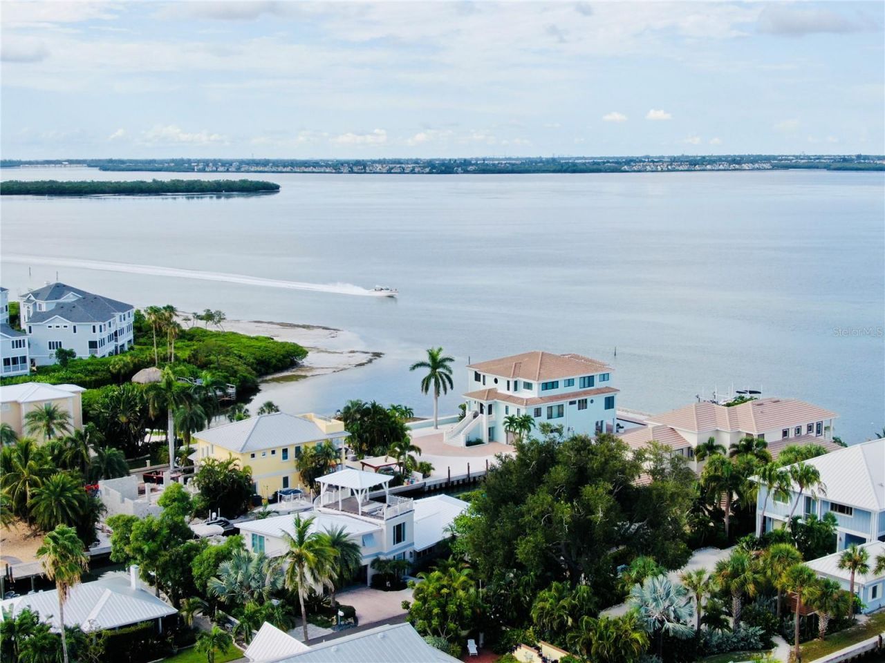 713 Saint Judes Drive S, Unit 2, Longboat Key, FL 34228 Photo