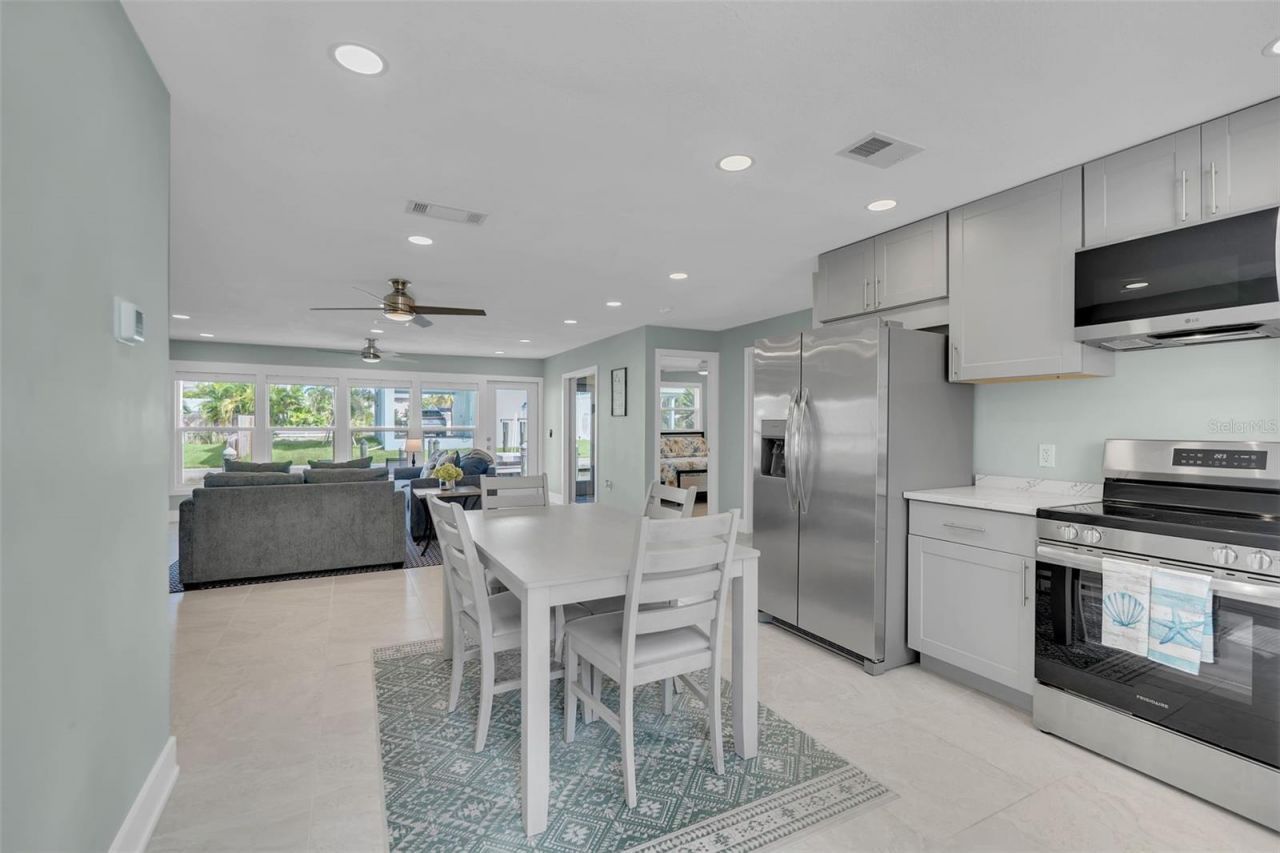 713 Saint Judes Drive S, Unit 2, Longboat Key, FL 34228 Photo