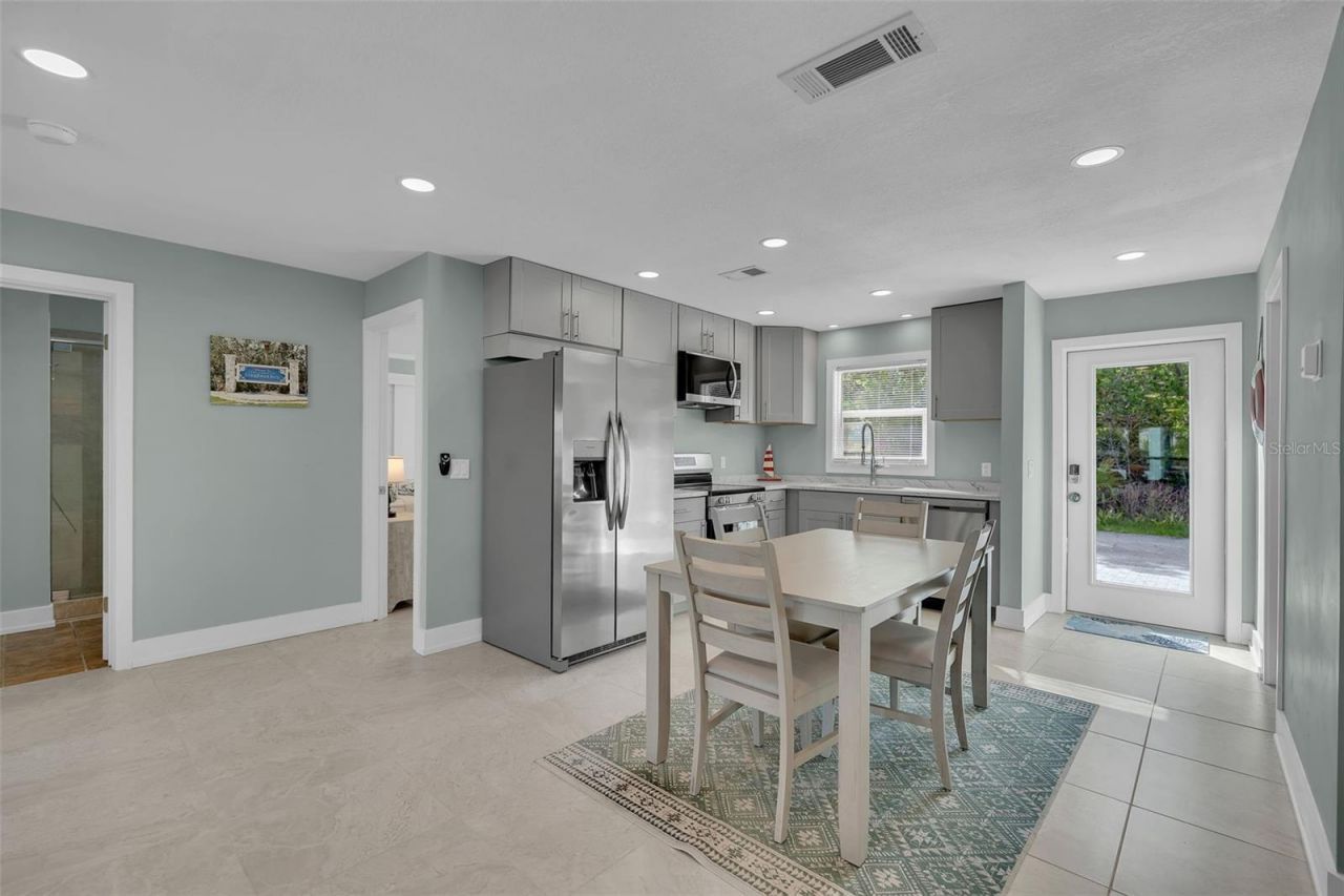 713 Saint Judes Drive S, Unit 2, Longboat Key, FL 34228 Photo
