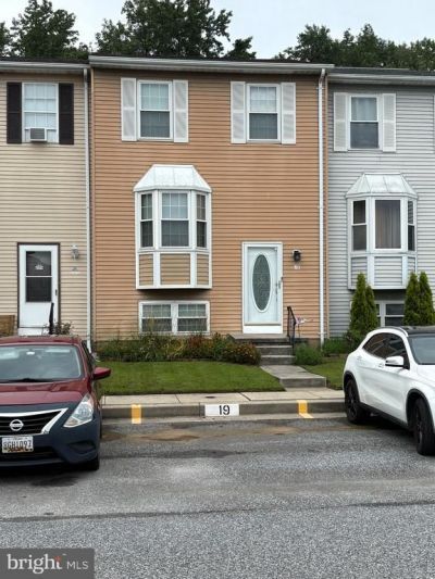JOGGINS COURT , MIDDLE RIVER, MD 21220