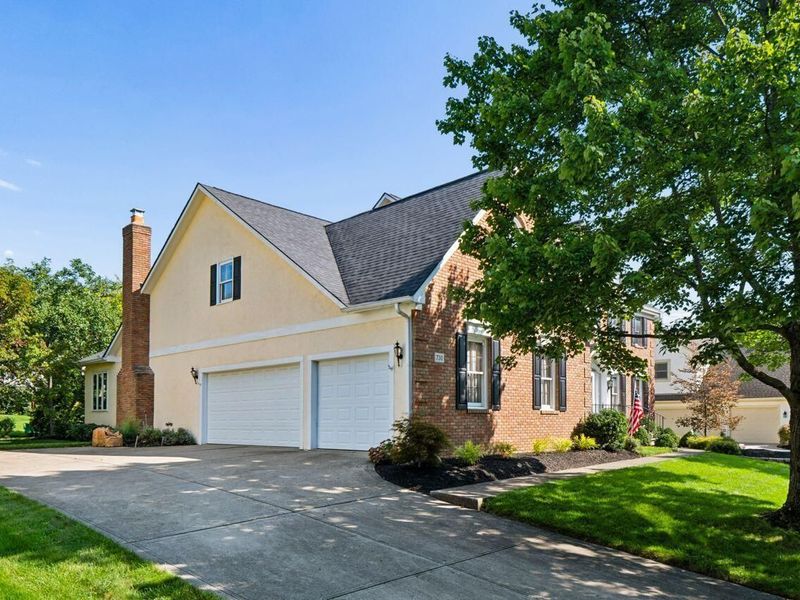 730 Southbluff Drive, Westerville, OH 43082 Photo 3