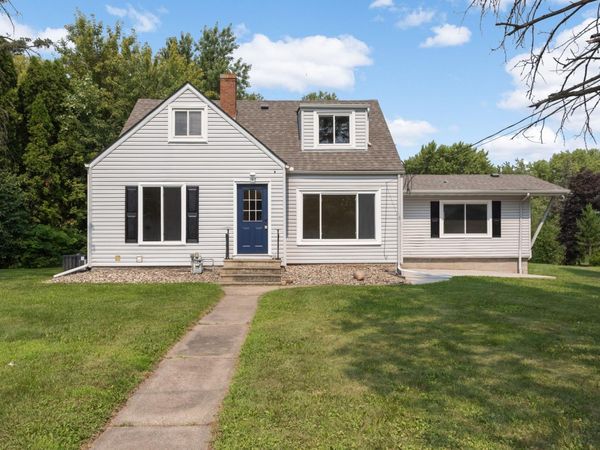 7372 Stillwater Boulevard N, Oakdale, MN 55128