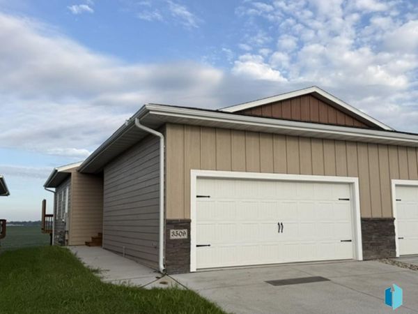 3509 S Heather Ave, Sioux Falls, SD 57106