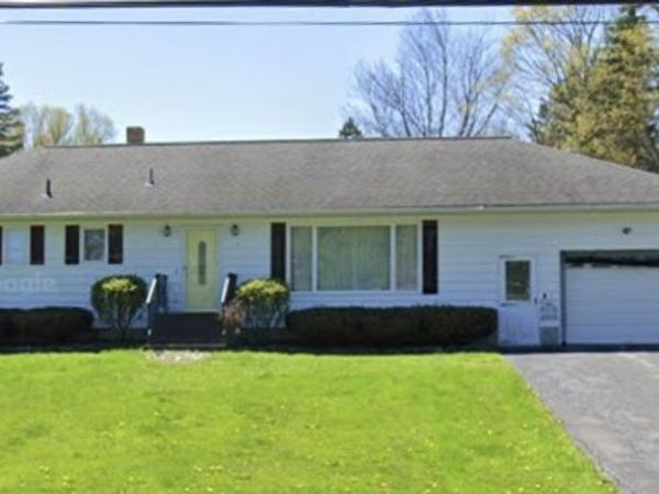 7 Center Terrace, New Hartford, NY 13413