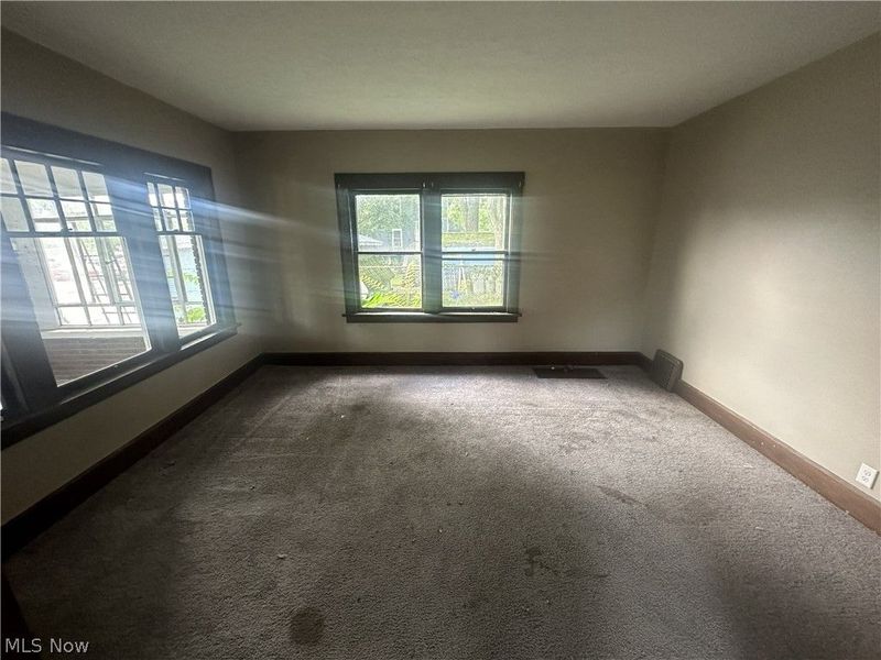 1043 S Webb Avenue, Alliance, OH 44601 Photo 6