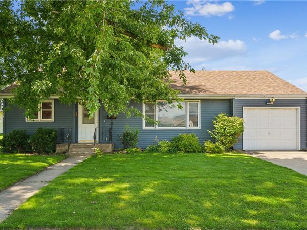 848 Timberline Road , Monticello, IA 52310