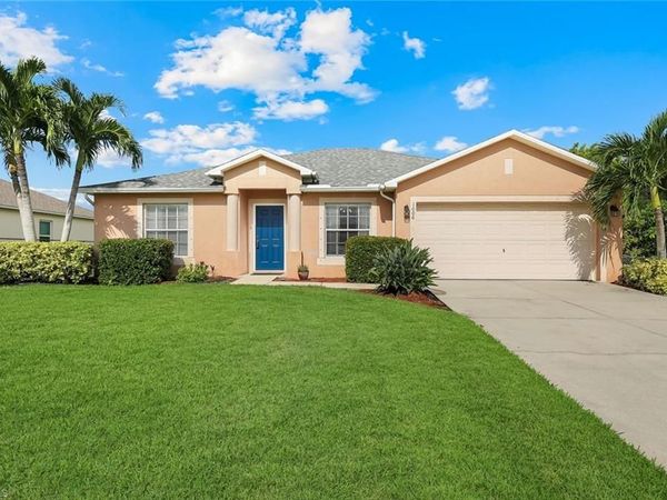1006 NE 6th PL , CAPE CORAL, FL 33909