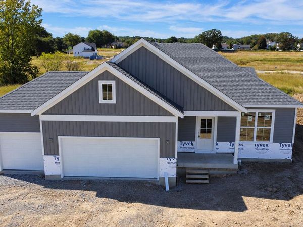 2754 Calabria Lane, Valparaiso, IN 46385