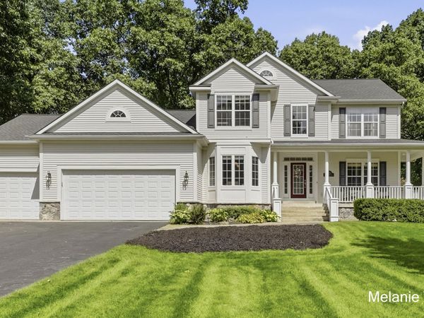 5133 Brownstone Drive NE, Rockford, MI 49341