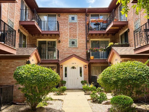 5819 W HIGGINS Avenue , Unit 2D, Chicago, IL 60630