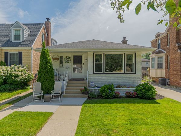 9717 S Springfield Avenue , Evergreen Park, IL 60805