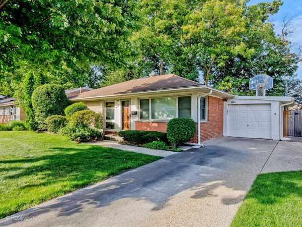 1025 Longaker Road , Northbrook, IL 60062