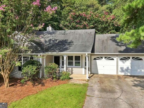 409 Rose Creek Place, Woodstock, GA 30189