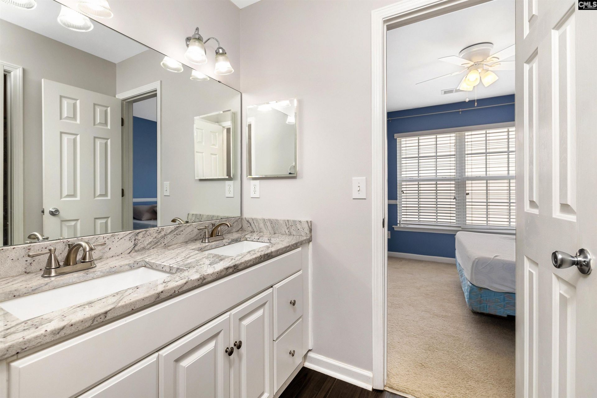 625 Batty Way Photo 32