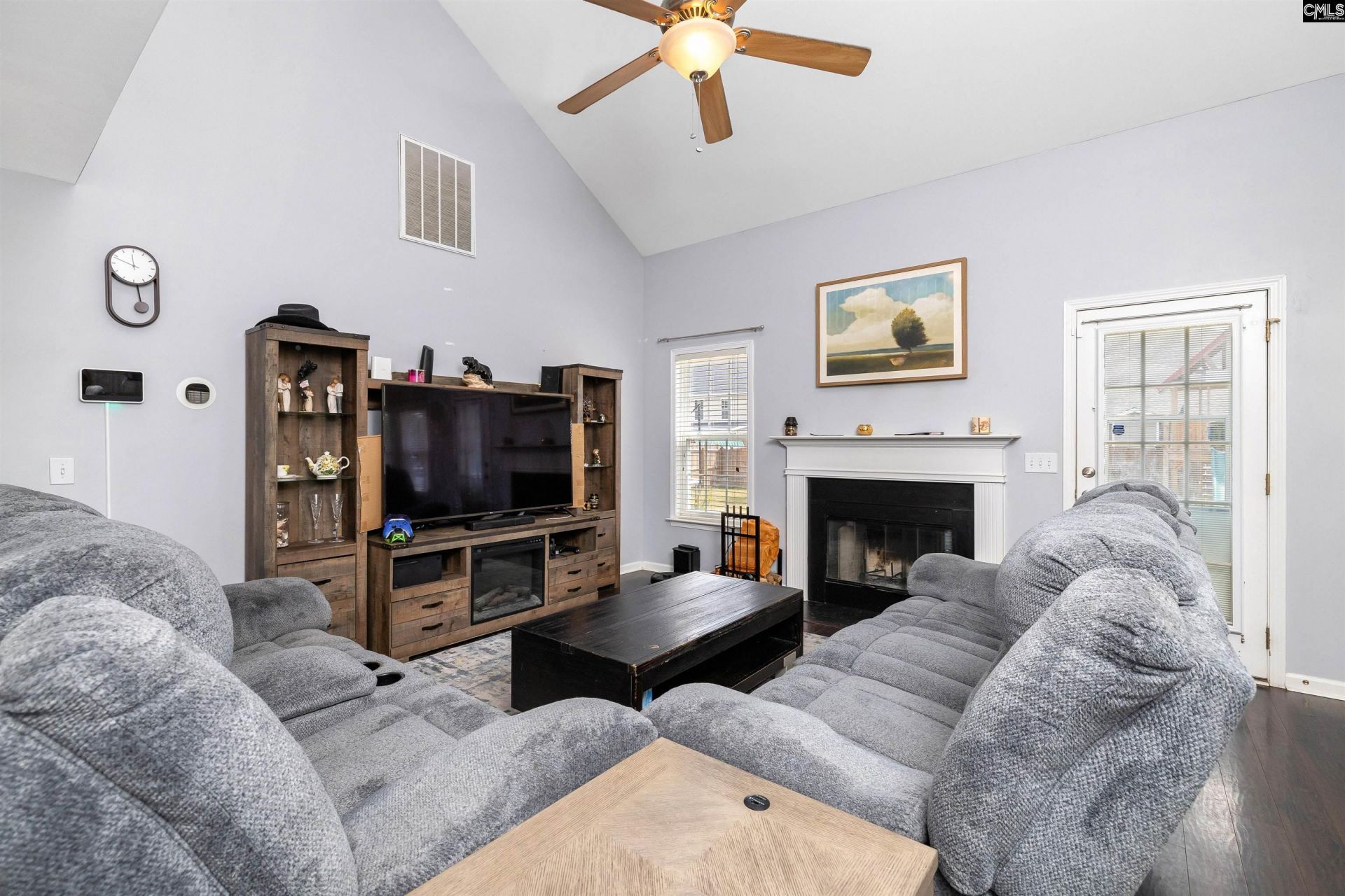 625 Batty Way Photo 5