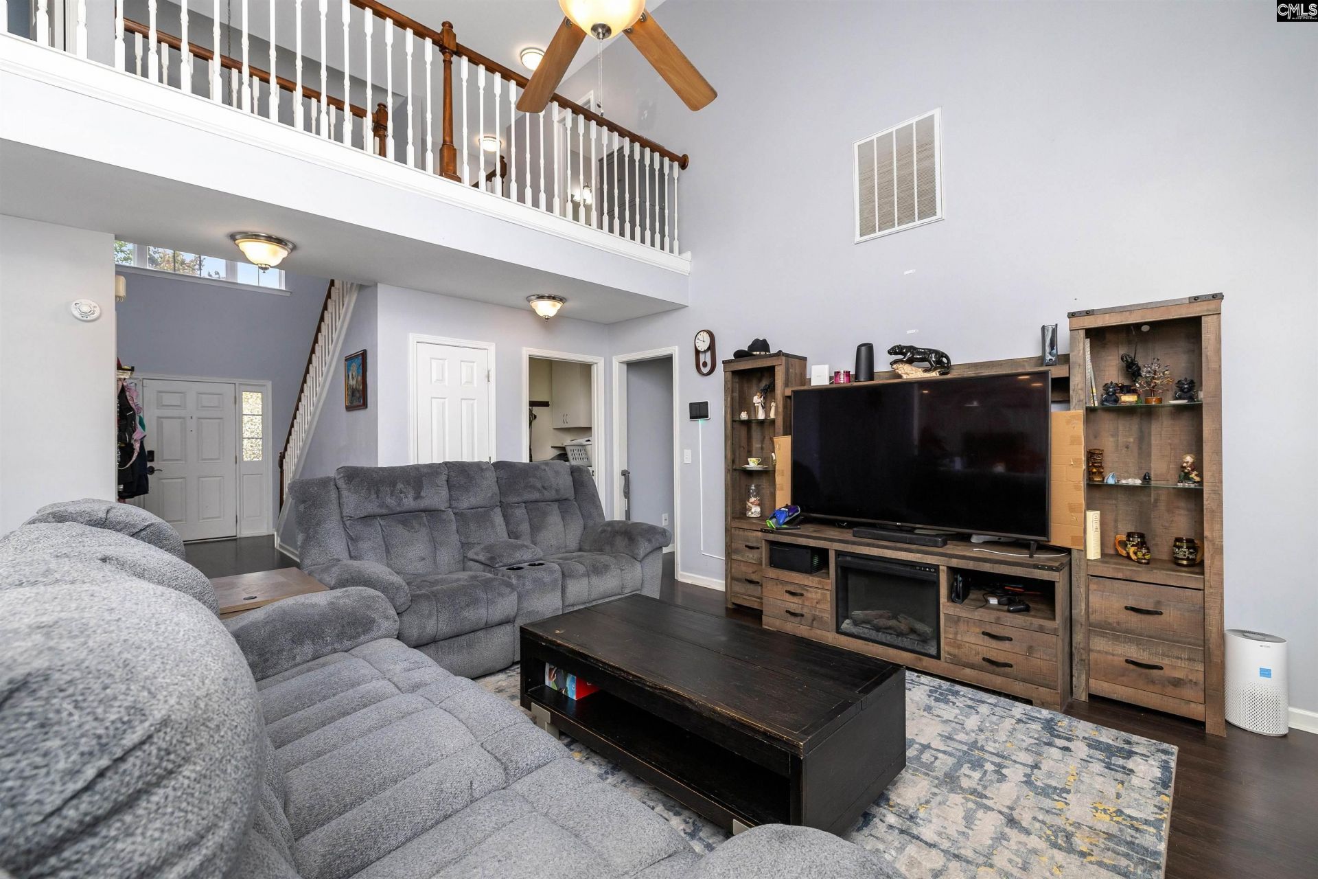 625 Batty Way Photo 6