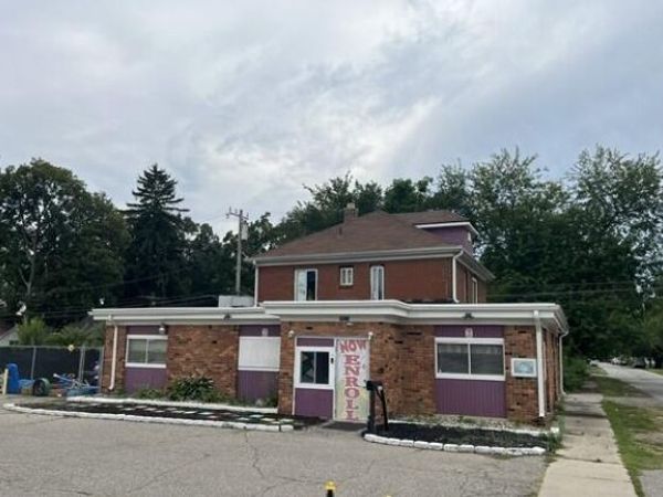 19211 Beech Daly, Redford, MI 48240