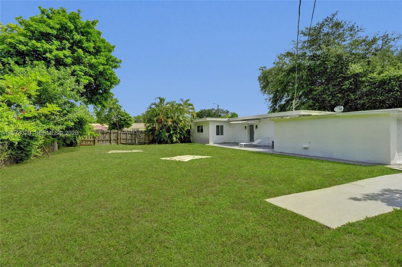 6104 SW 33rd St , Miramar, FL 33023 Photo