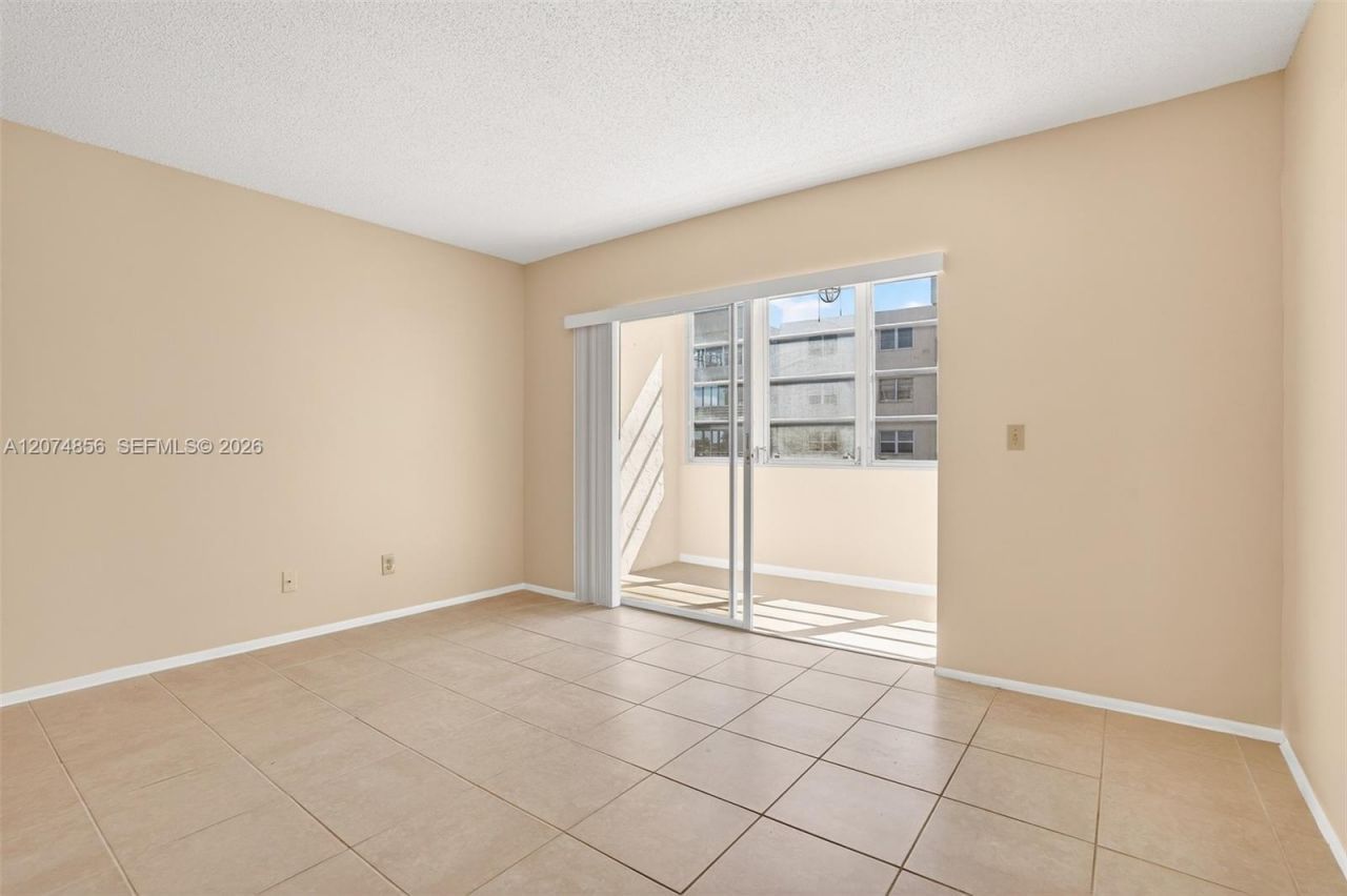 7500 NW 30th Pl , Unit 222, Sunrise, FL 33313 Photo