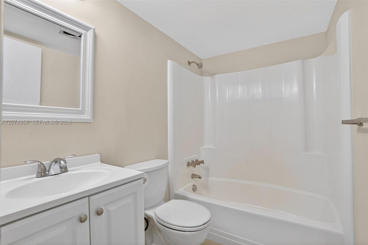 7500 NW 30th Pl , Unit 222, Sunrise, FL 33313 Photo