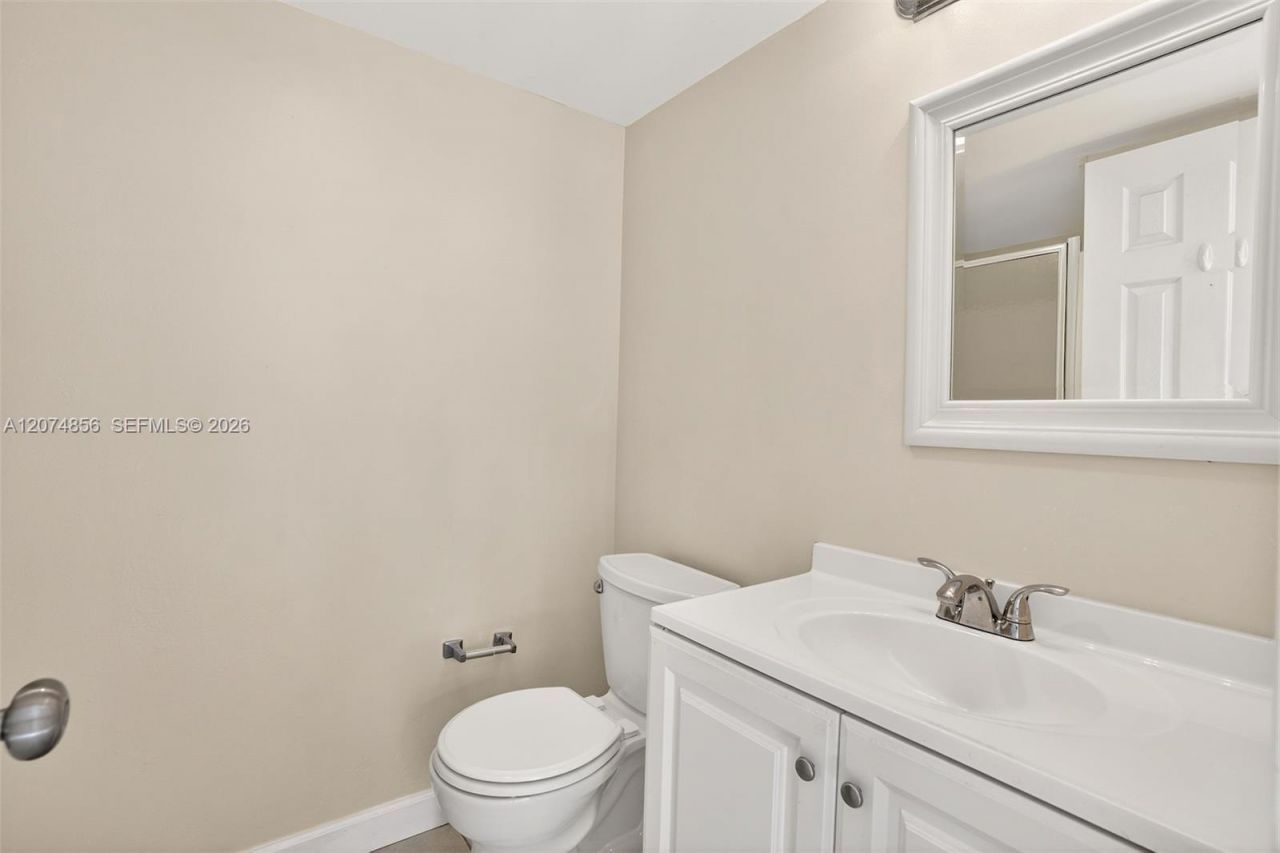 7500 NW 30th Pl , Unit 222, Sunrise, FL 33313 Photo