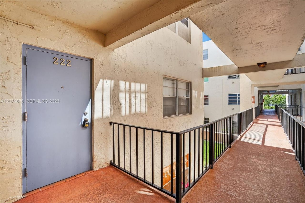 7500 NW 30th Pl , Unit 222, Sunrise, FL 33313 Photo