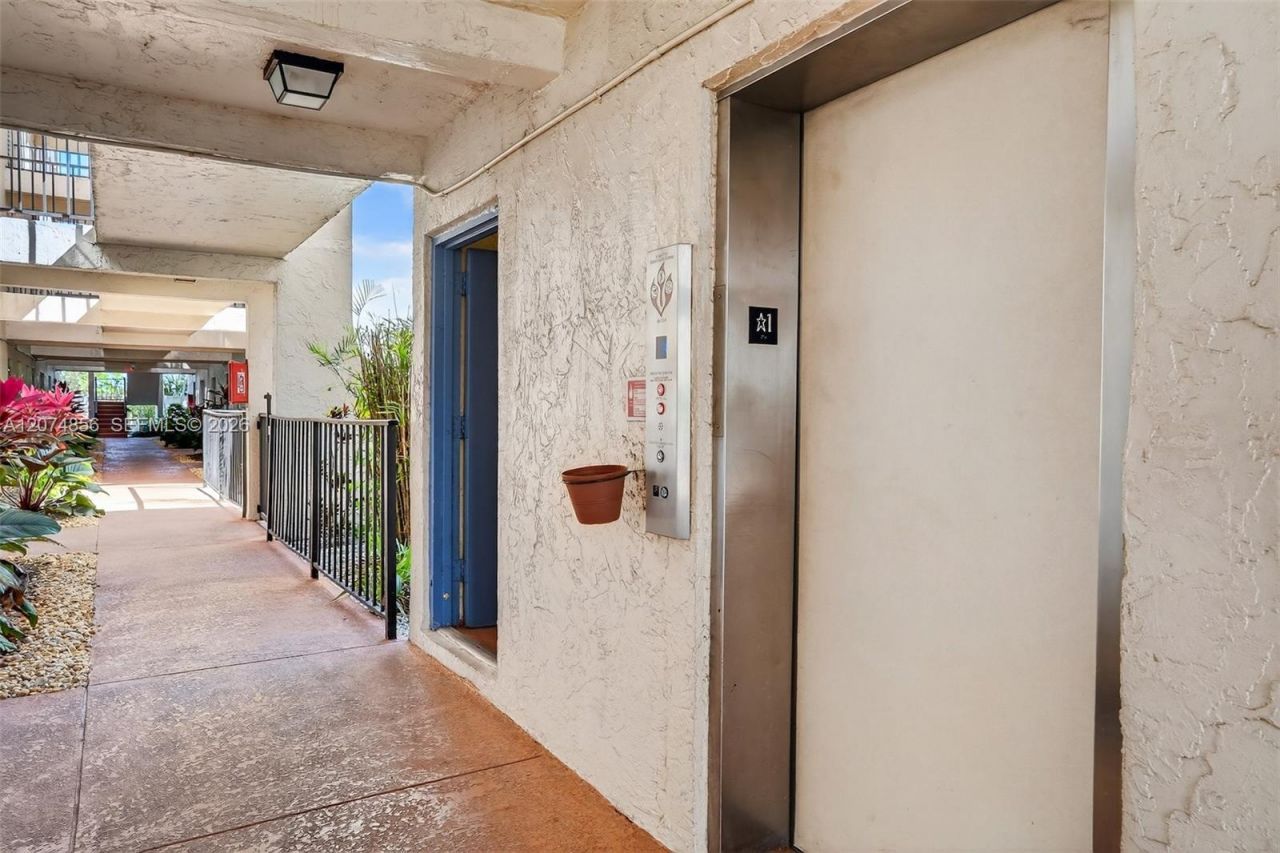 7500 NW 30th Pl , Unit 222, Sunrise, FL 33313 Photo