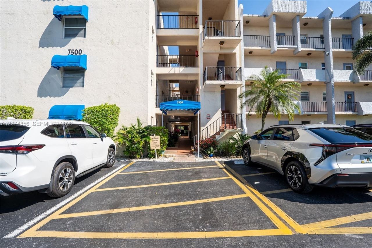 7500 NW 30th Pl , Unit 222, Sunrise, FL 33313 Photo