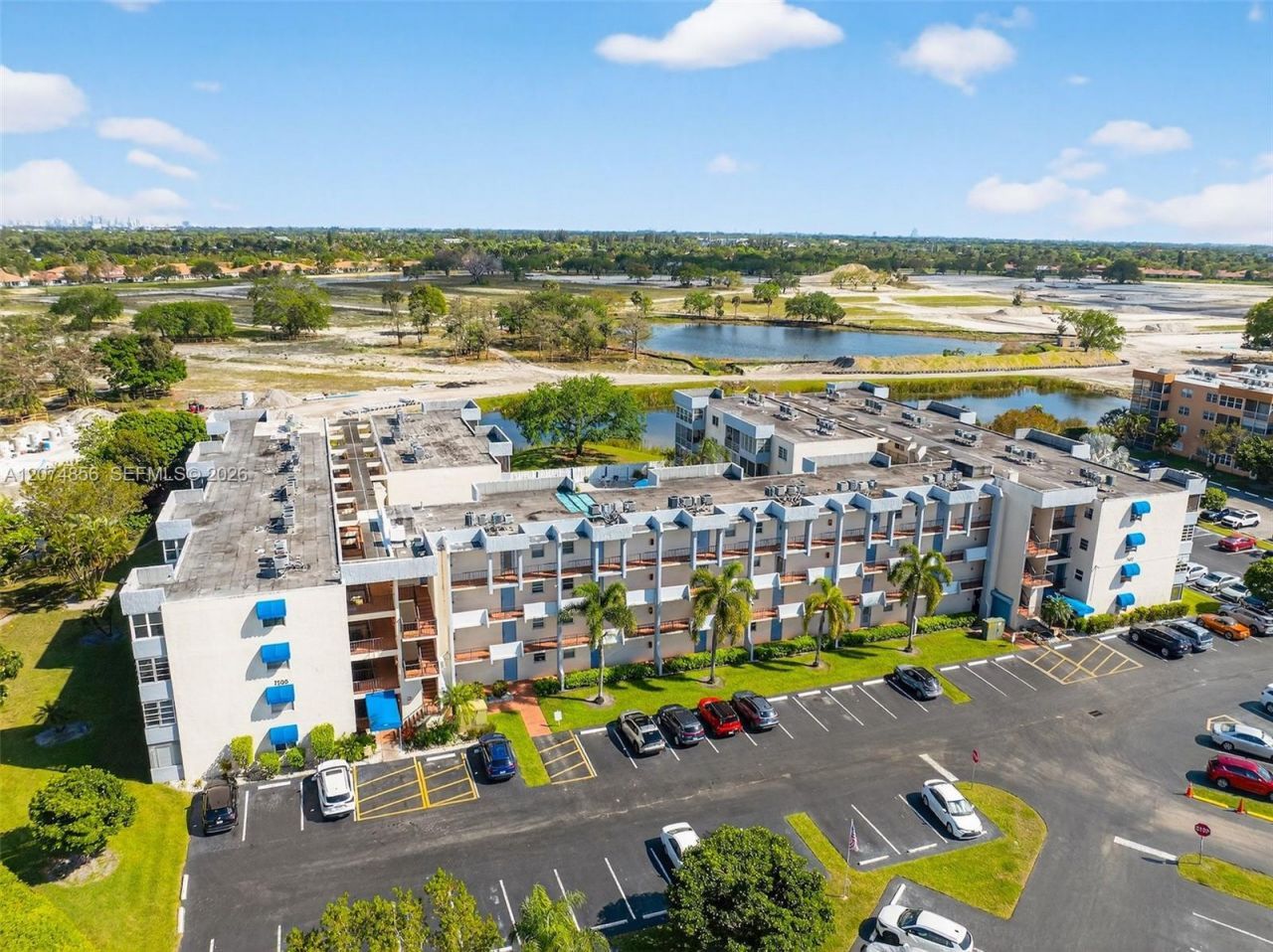 7500 NW 30th Pl , Unit 222, Sunrise, FL 33313 Photo