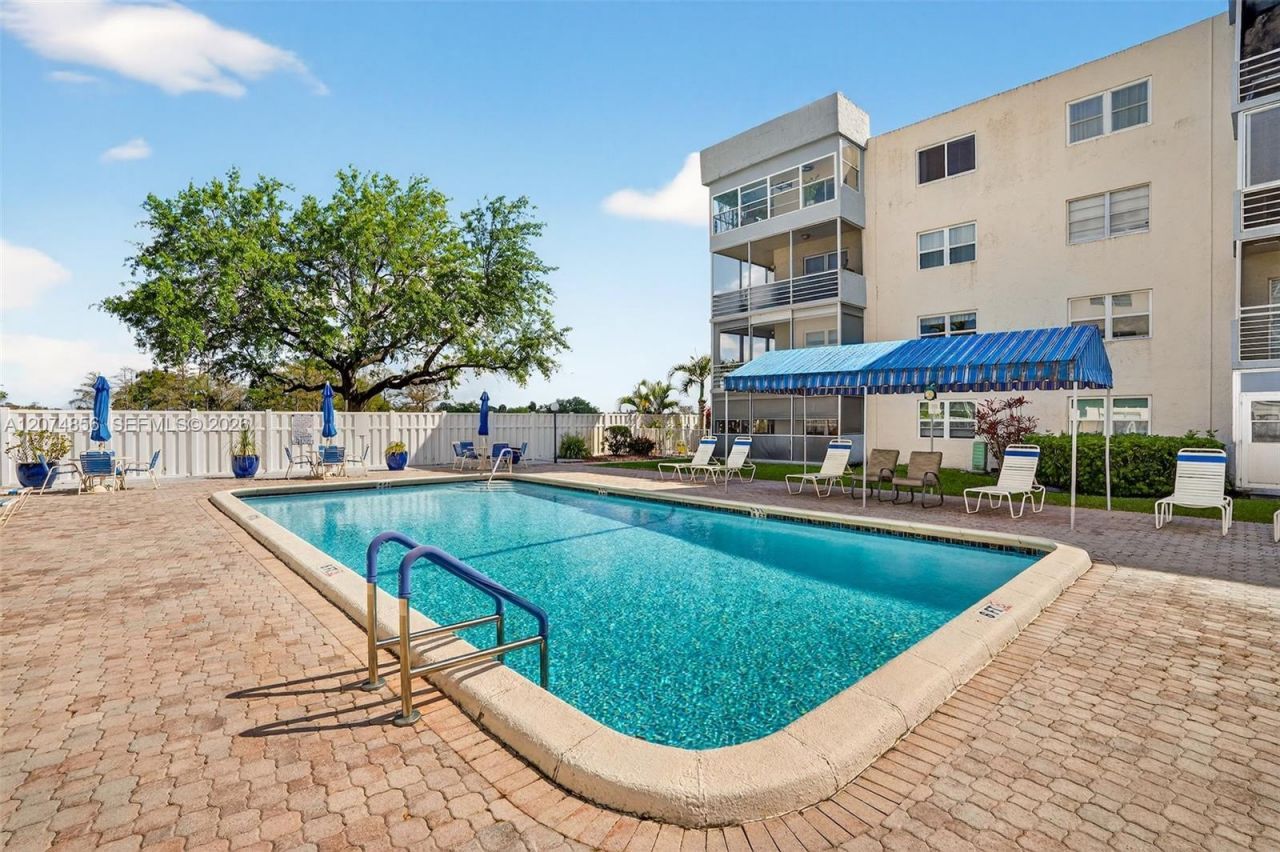 7500 NW 30th Pl , Unit 222, Sunrise, FL 33313 Photo
